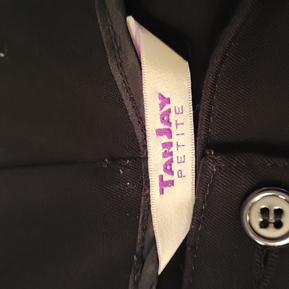 Dress Pants Petite black, two zipper pockets on each side. - Picture 5 of 5